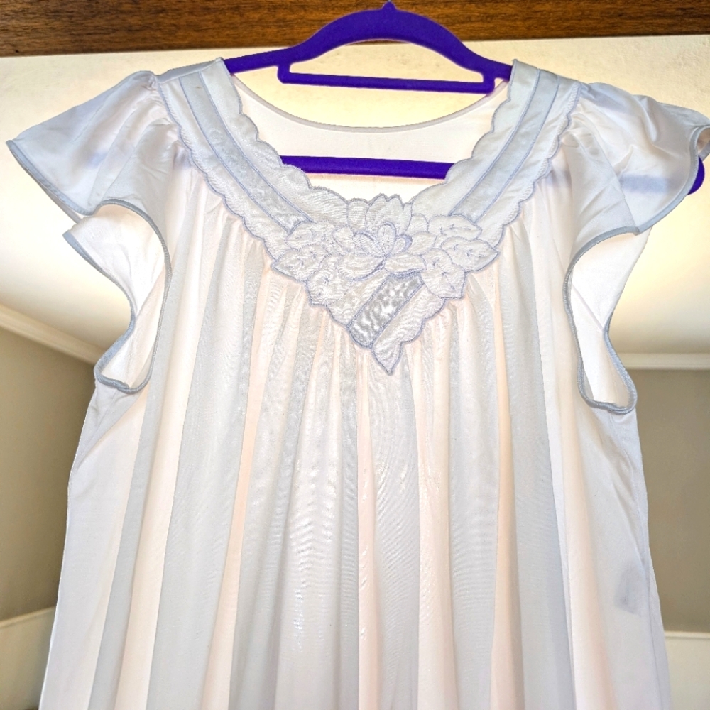 VTG SHADOWLINE Long Nylon & Lace Nightgown Gown Dress Lingerie USA Soft Pink
